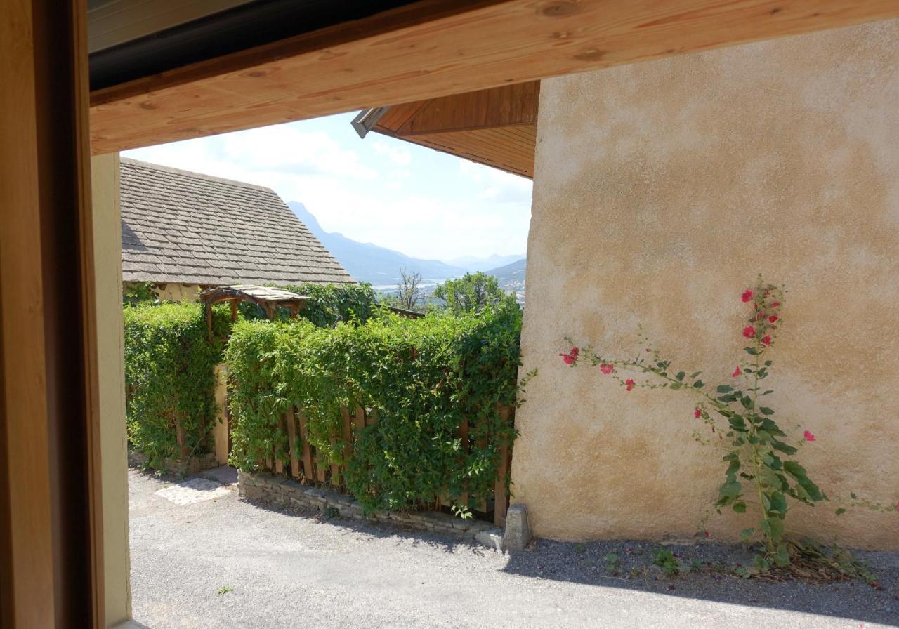 Appartement Spacieux Avec Terrasse Saint-André-dʼEmbrun Exteriér fotografie