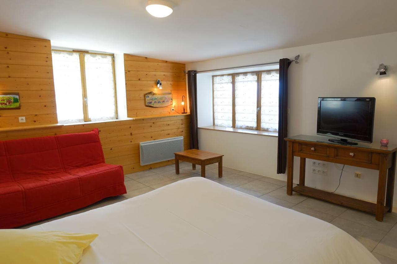 Appartement Spacieux Avec Terrasse Saint-André-dʼEmbrun Exteriér fotografie