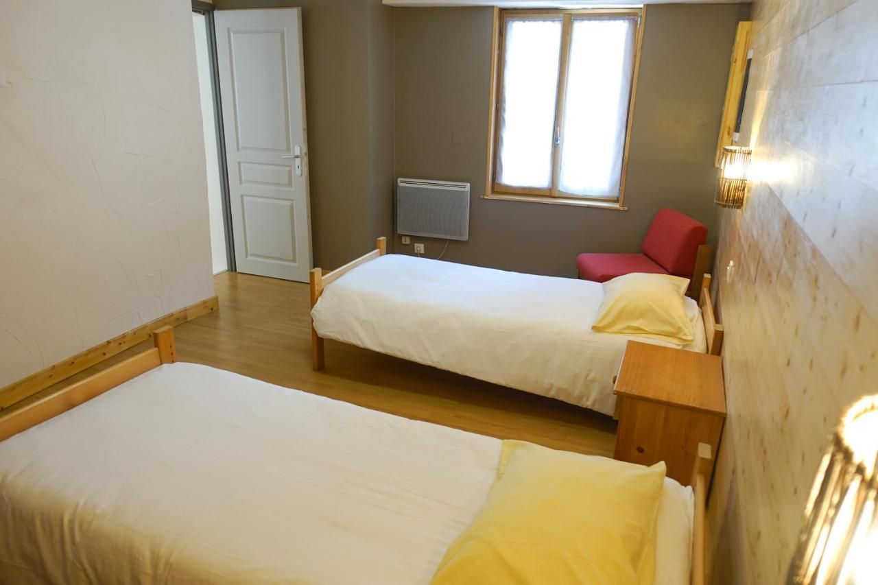 Appartement Spacieux Avec Terrasse Saint-André-dʼEmbrun Exteriér fotografie