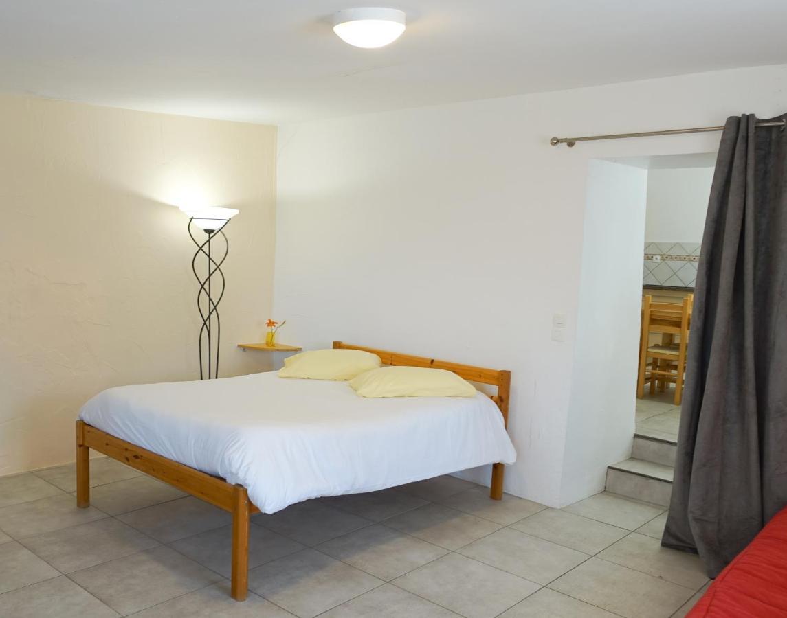 Appartement Spacieux Avec Terrasse Saint-André-dʼEmbrun Exteriér fotografie